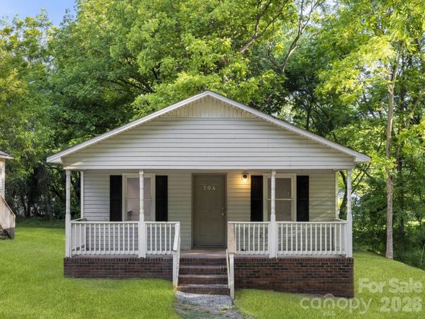 704 W Carolina Avenue, Bessemer City, NC 28016