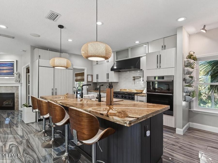Property Image 100