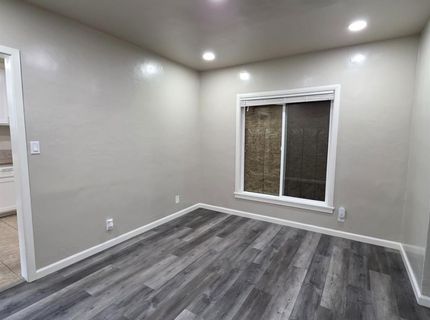5748 Nina Way, Sacramento, CA 95824 Photo