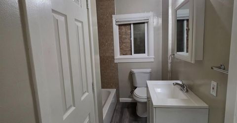 5748 Nina Way, Sacramento, CA 95824 Photo