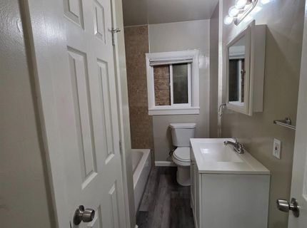 5748 Nina Way, Sacramento, CA 95824 Photo