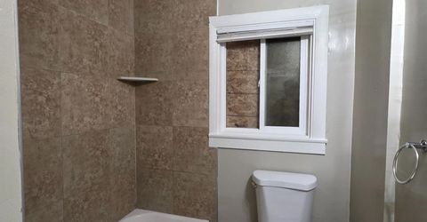 5748 Nina Way, Sacramento, CA 95824 Photo