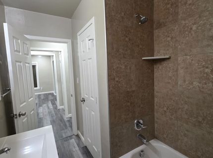 5748 Nina Way, Sacramento, CA 95824 Photo