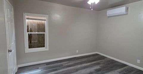 5748 Nina Way, Sacramento, CA 95824 Photo