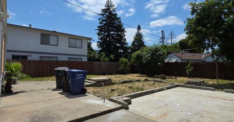 5748 Nina Way, Sacramento, CA 95824 Photo