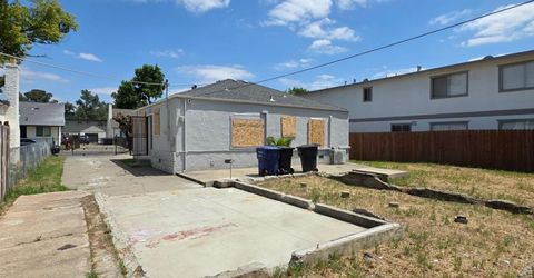 5748 Nina Way, Sacramento, CA 95824 Photo