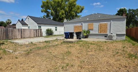 5748 Nina Way, Sacramento, CA 95824 Photo
