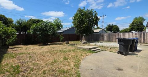 5748 Nina Way, Sacramento, CA 95824 Photo