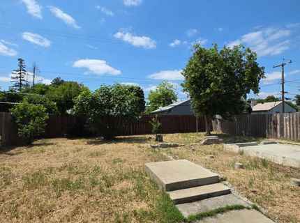5748 Nina Way, Sacramento, CA 95824 Photo