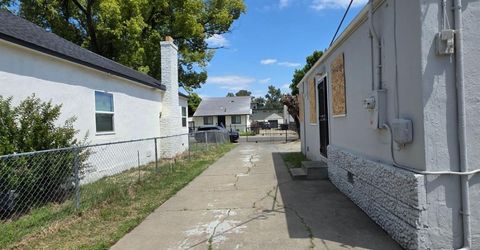 5748 Nina Way, Sacramento, CA 95824 Photo