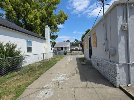 5748 Nina Way, Sacramento, CA 95824 Photo