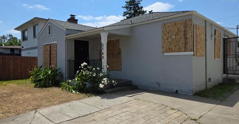 5748 Nina Way, Sacramento, CA 95824 Photo