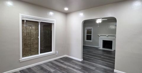 5748 Nina Way, Sacramento, CA 95824 Photo