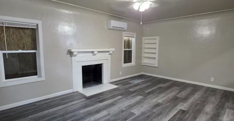 5748 Nina Way, Sacramento, CA 95824 Photo
