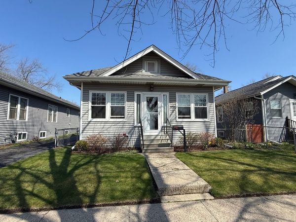 1014 Massena Avenue , Waukegan, IL 60085