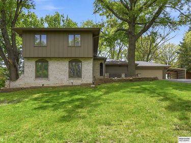 4115 N Post Road , Omaha, NE 68112