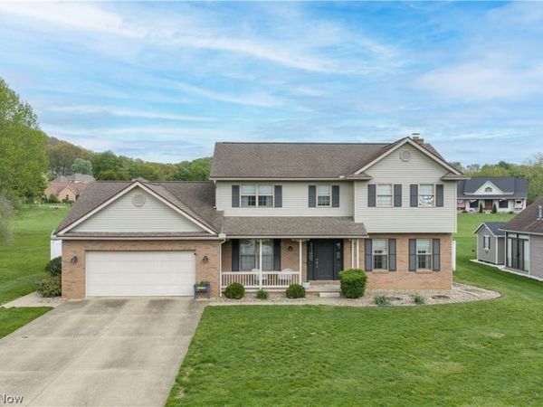 2161 Denise Drive NE, New Philadelphia, OH 44663