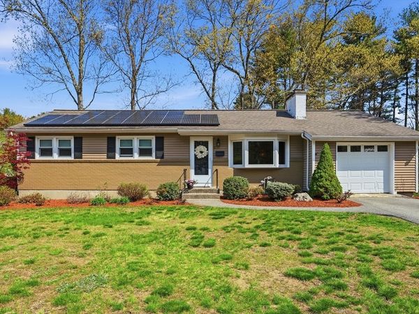 2 Charlemont Court, Chelmsford, MA 01863