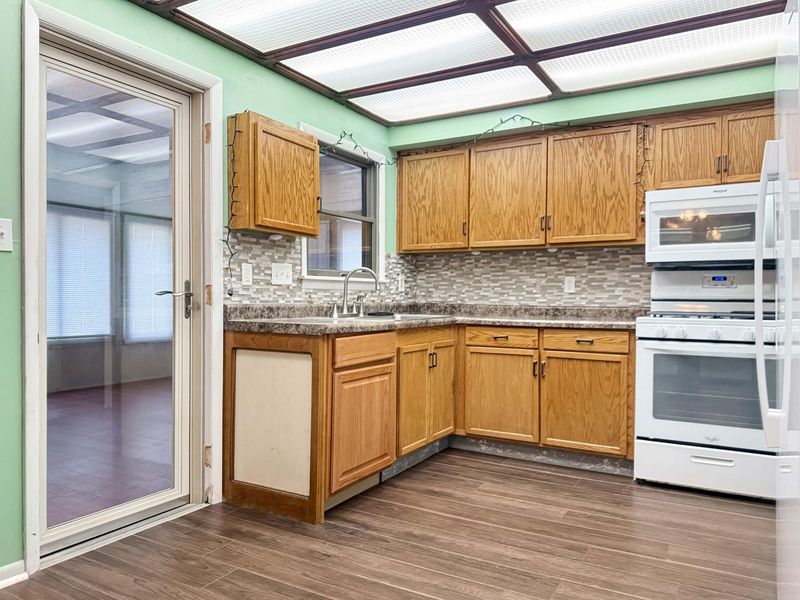 351 Deerfield Road, Columbus, OH 43228 Photo 13