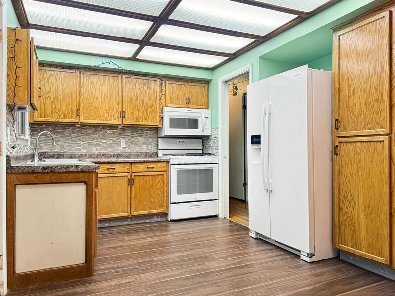 351 Deerfield Road, Columbus, OH 43228 Photo 14