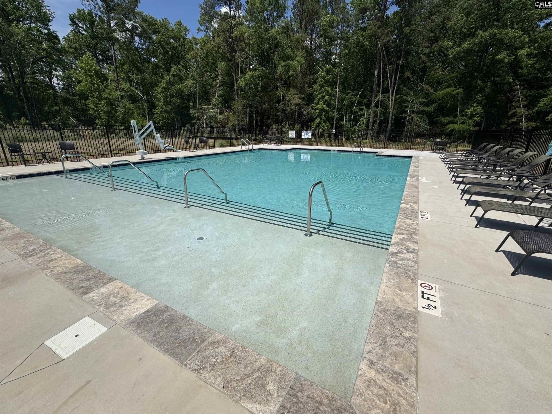 614 Griffon Drive Photo 33