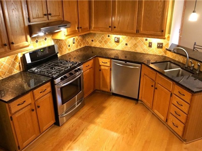 16801 Orchard Grove Drive, Middleburg Heights, OH 44130 Photo 2