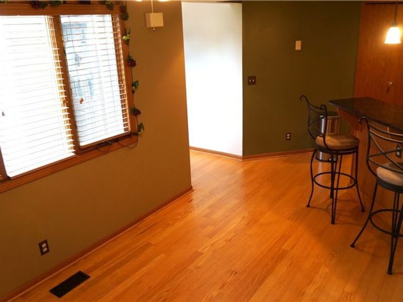 16801 Orchard Grove Drive, Middleburg Heights, OH 44130 Photo 4
