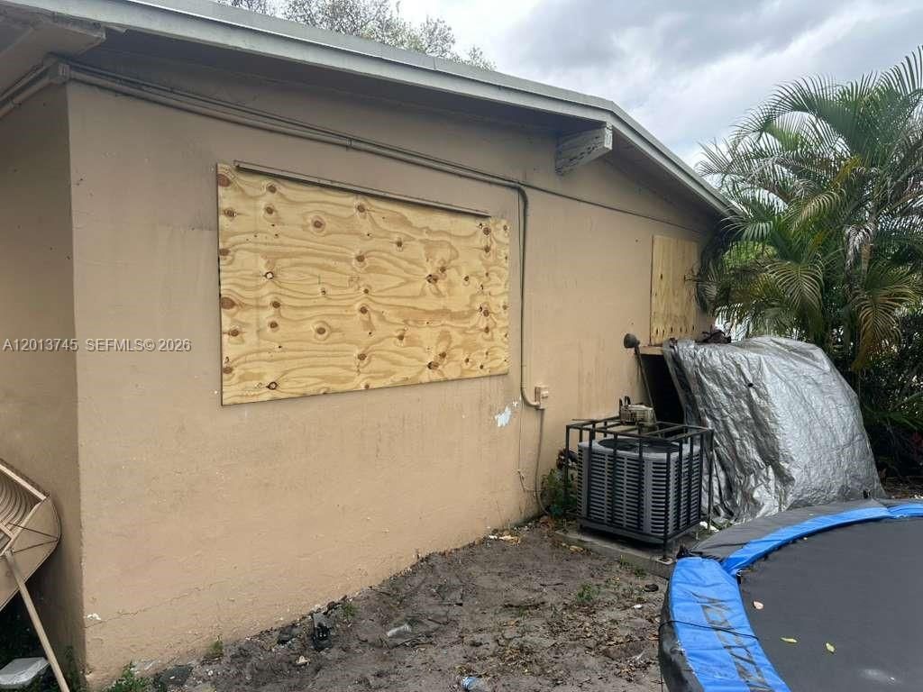 3910 SW 34th Ave, West Park, FL 33023 Main Photo