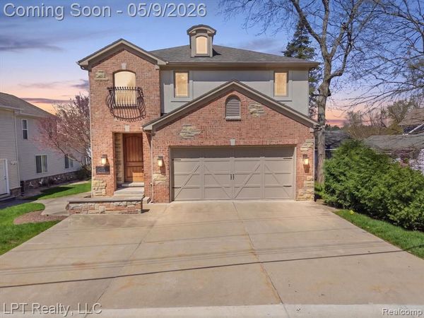 1330 Brighton Lake Road, Brighton, MI 48116