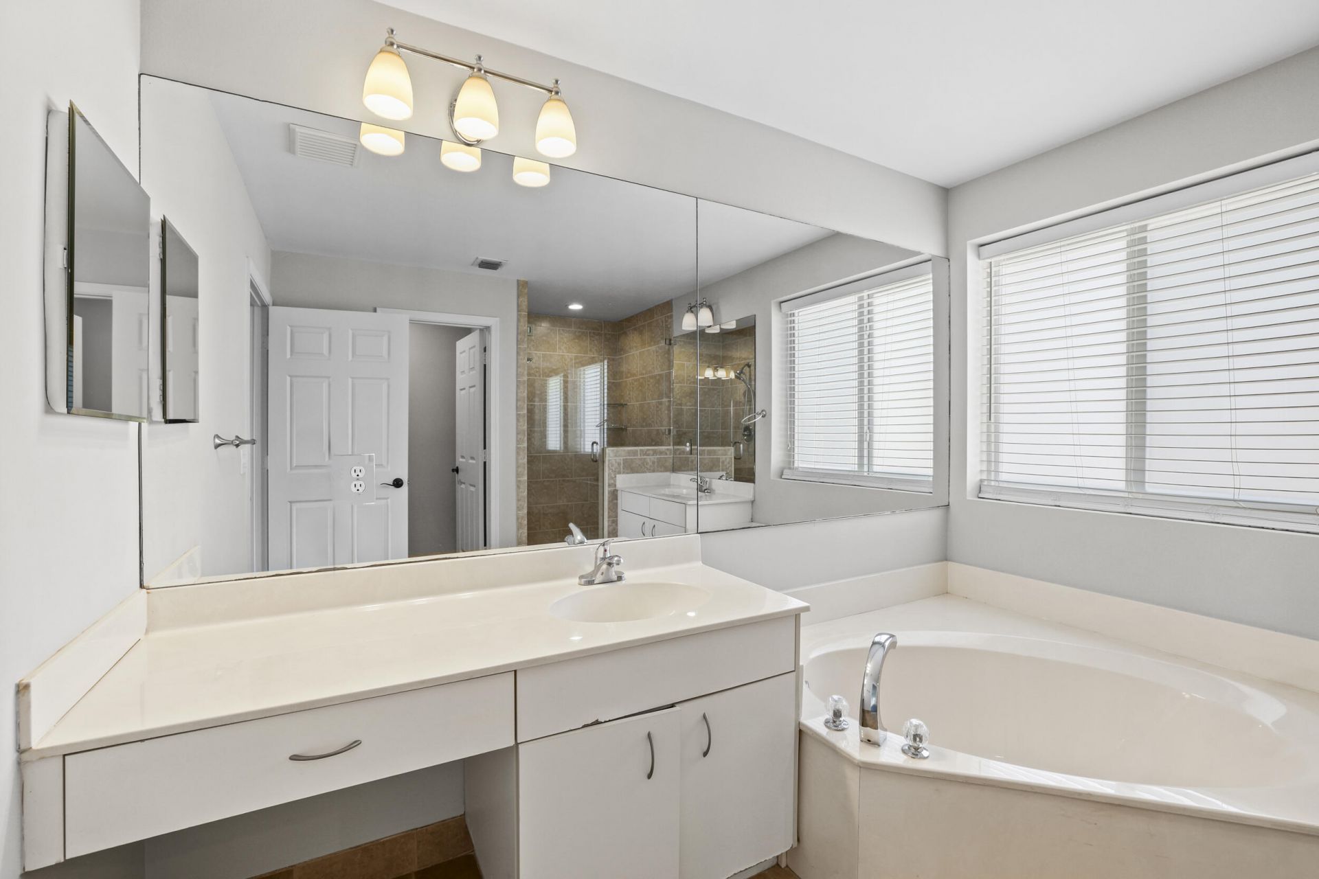 6878 NW 33rd Street, Margate, FL 33063 Photo