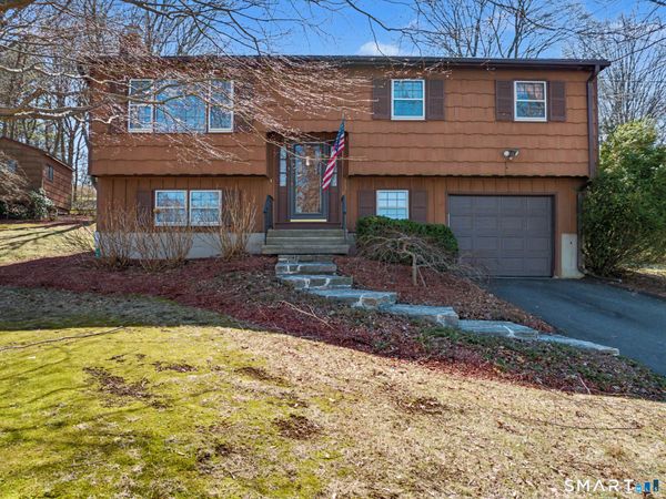95 Hoyts, Bethel, CT 06801