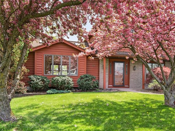 51 Clearwater Circle , Rochester, NY 14612