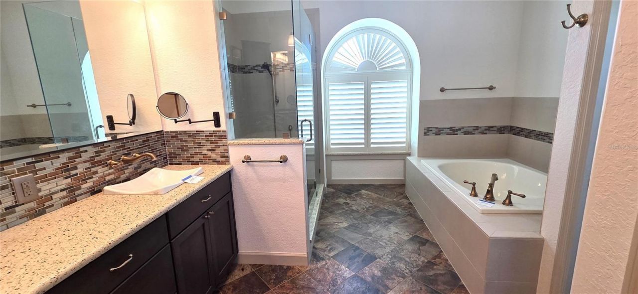 3904 Hidden Spring Place , Valrico, FL 33596 Photo