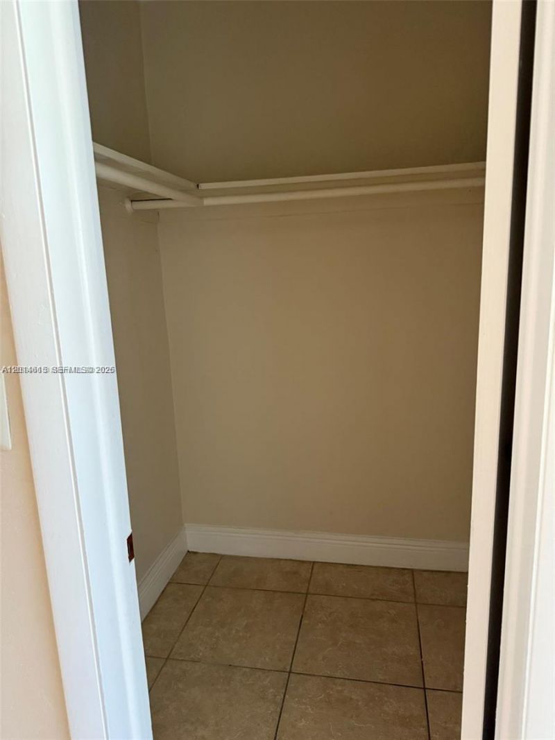 18707 NE 2nd Ave , Unit 918, Miami, FL 33179 Photo