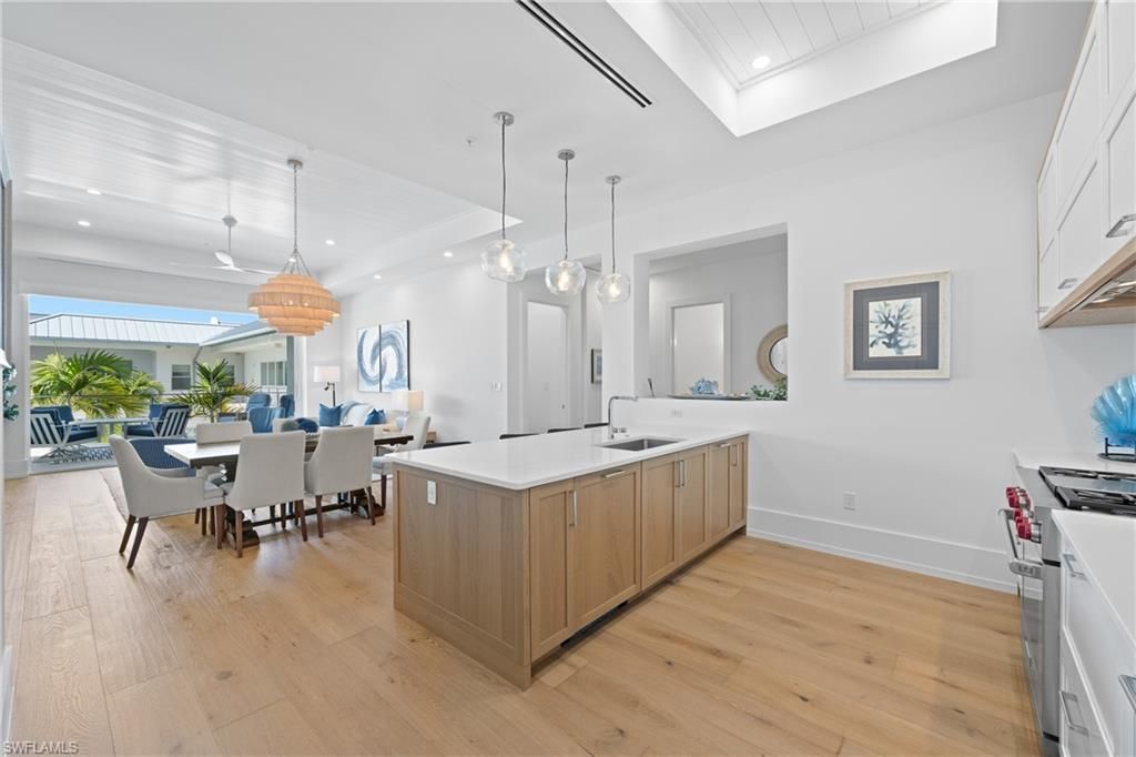 201 8th St S , Unit 310, Naples, FL 34102 Photo