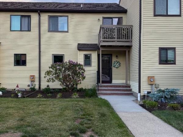 7 Lake Ct, Raritan, NJ 08822