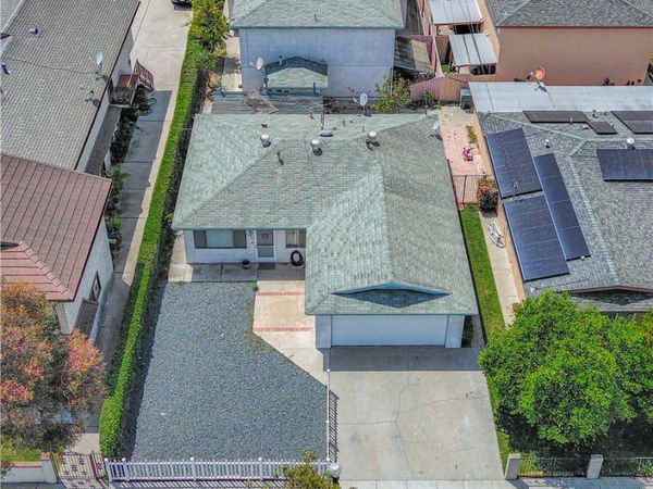10921 Walnut, Los Alamitos, CA 90720