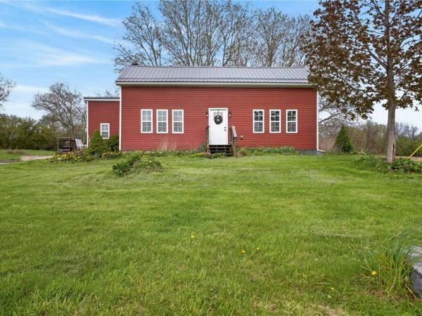 54 Bostwick Road , Phelps, NY 14532