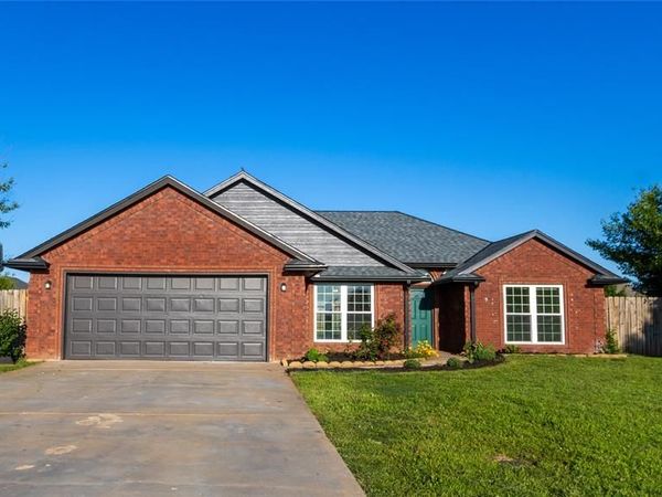 39 NE Deerfield Drive, Elgin, OK 73538