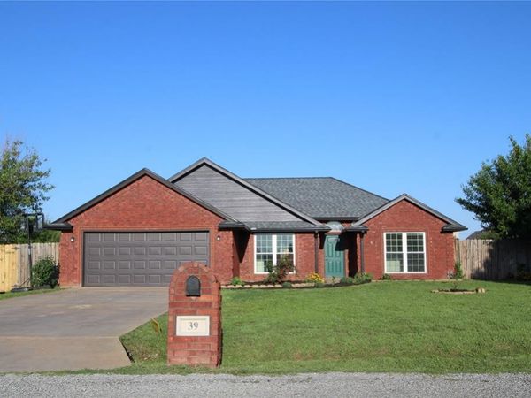 39 NE Deerfield Drive, Elgin, OK 73538