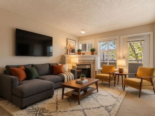 1580 Christmas Ave, Unit #204, Saanich, BC V8P 2X2