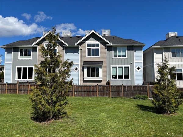 10480 Resthaven Dr, Unit #13, Sidney, BC V8L 3H7