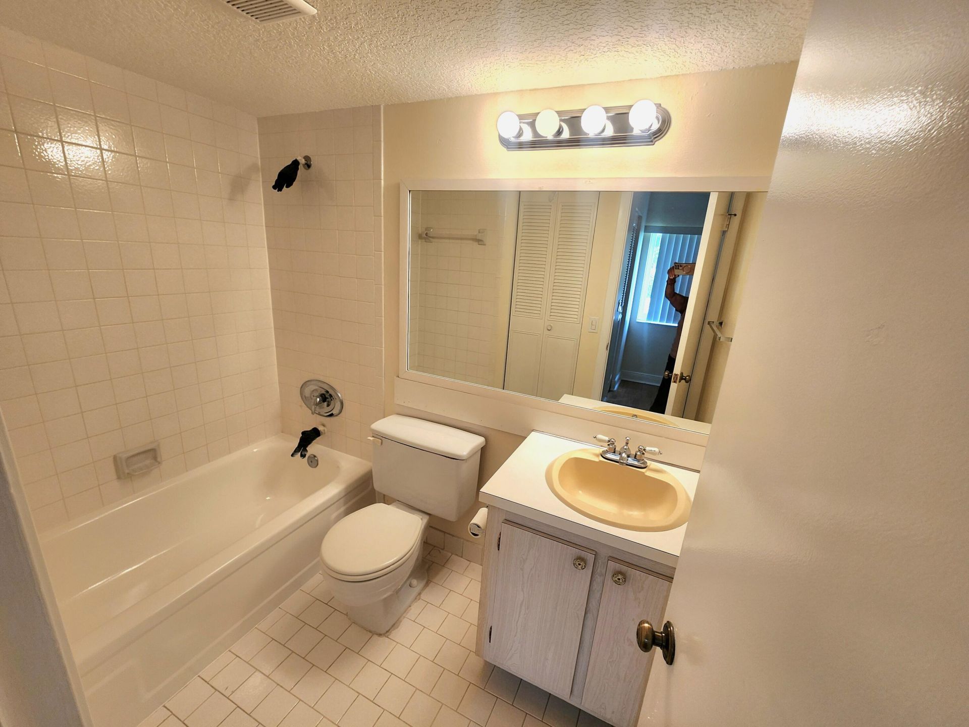 133 Lake Pine Circle, Greenacres, FL 33463 Photo