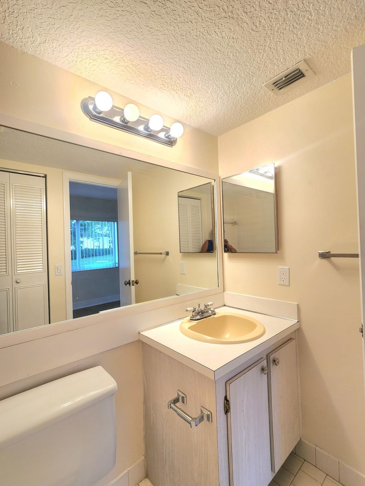 133 Lake Pine Circle, Greenacres, FL 33463 Photo