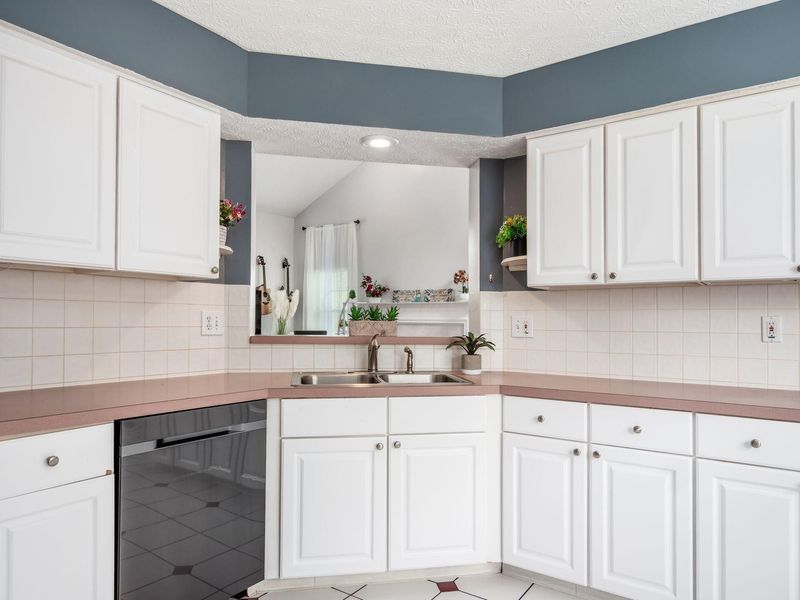 1004 Featherstone Court, Galloway, OH 43119 Photo 12
