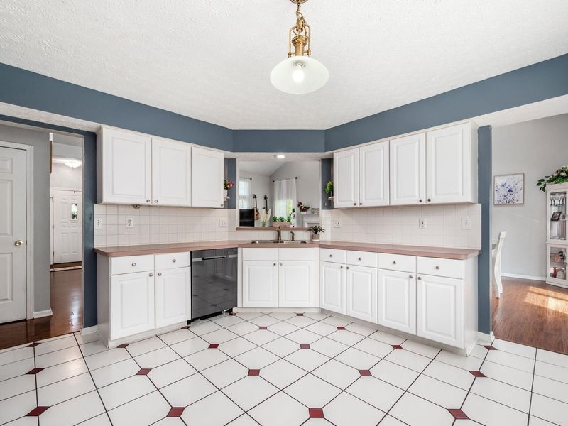 1004 Featherstone Court, Galloway, OH 43119 Photo 13