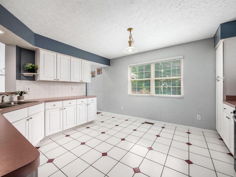 1004 Featherstone Court, Galloway, OH 43119 Photo 16
