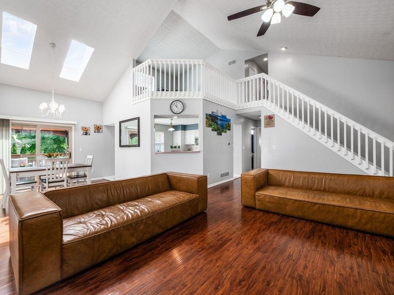 1004 Featherstone Court, Galloway, OH 43119 Photo 4