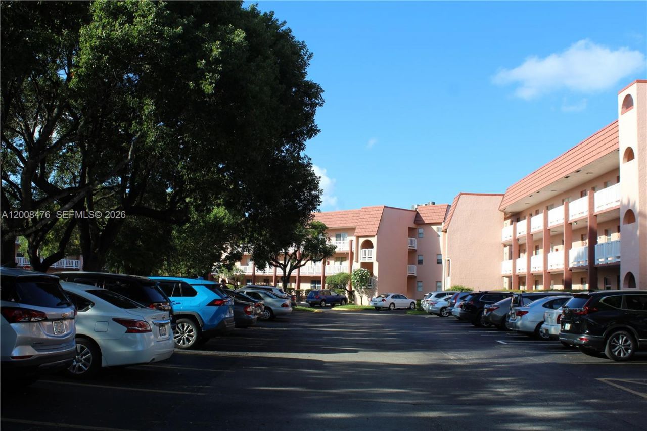 9480 Sunrise Lakes Blvd, Unit 204, Sunrise, FL 33322 Photo