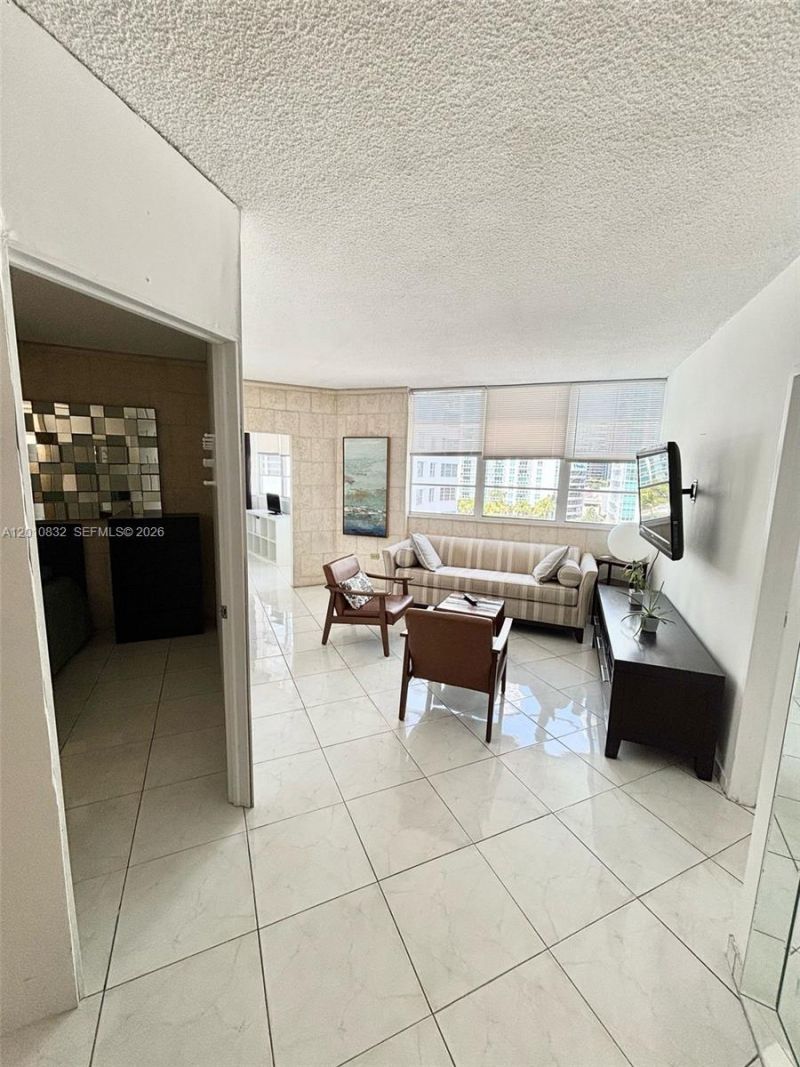 905 Brickell Bay Dr , Unit 1824, Miami, FL 33131 Photo
